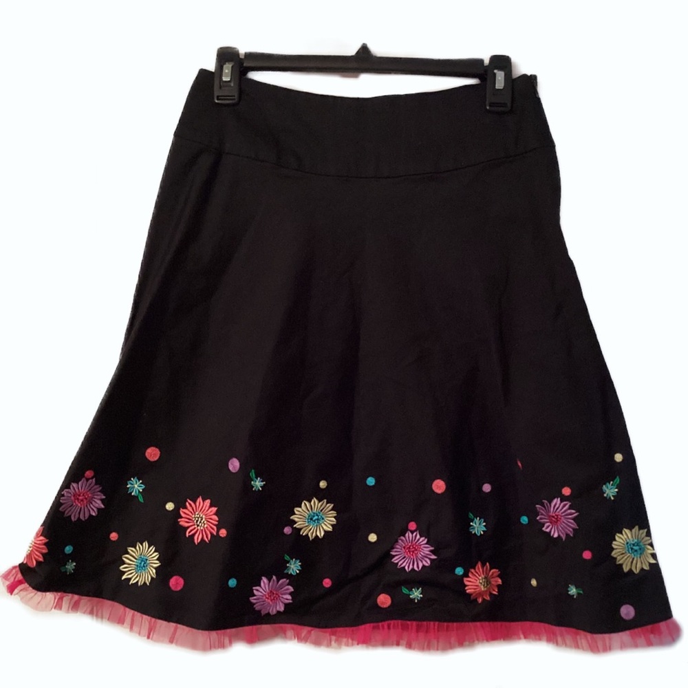 S.L.B Petite Size 6P Black Skirt with Colorful Embroidered Flowers & Pink Trim